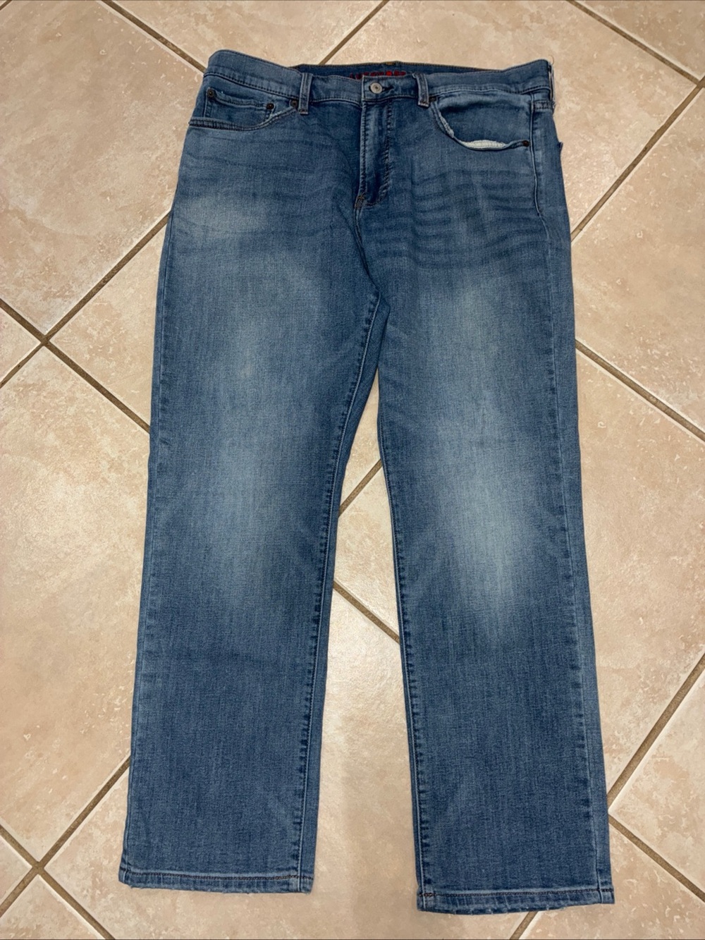 Lucky Brand 410 Athletic Straight  Jeans Mens 34 Blue Dark Wash Stretch Denim